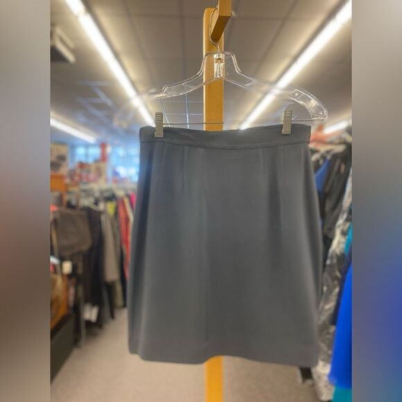 Due Per Due SZ 4  3pc "Silk" Gray Suit - Picture 4 of 7